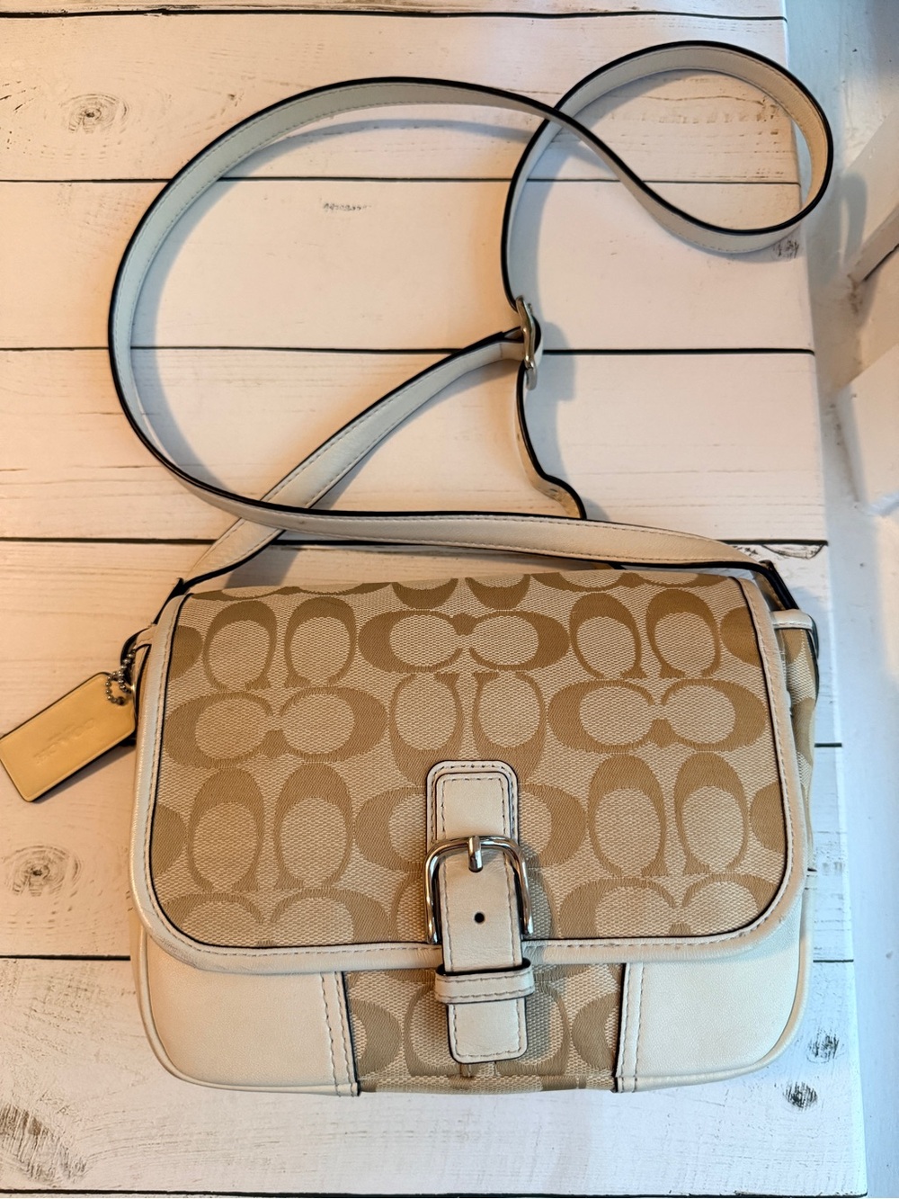 COACH | Hadley Signature Crossbody (2014) #F30601 - Picture 4 of 16